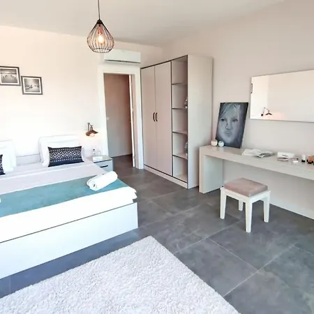 Salt Villas Guemuesluek